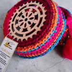 Pojemnik „Wiosenna Skarbnica” – Kolorowy Akcent do Twojego Wnętrza